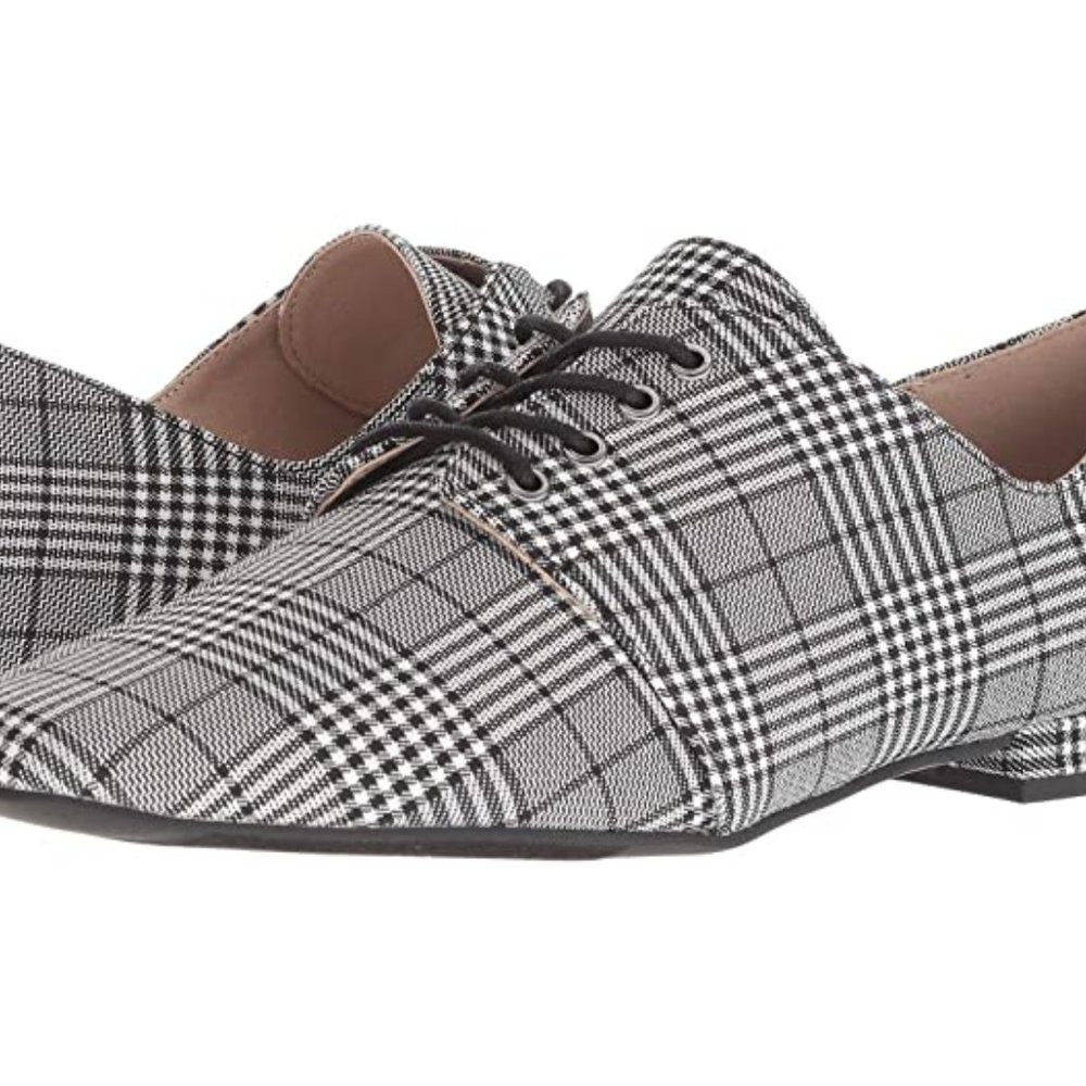 Jane and the Shoe Lannah Plaid Oxfords (NWOT)